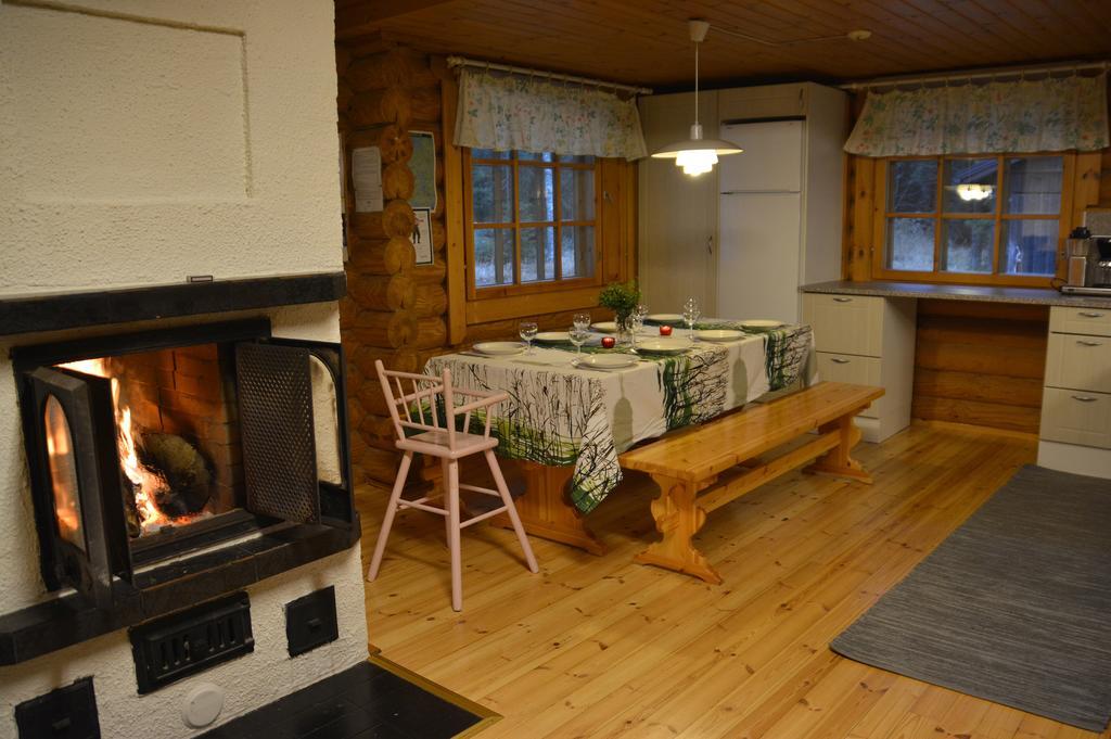 Lomapesä Cottages Pertunmaa Chambre photo
