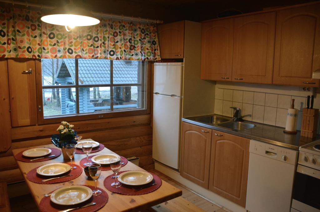 Lomapesä Cottages Pertunmaa Chambre photo