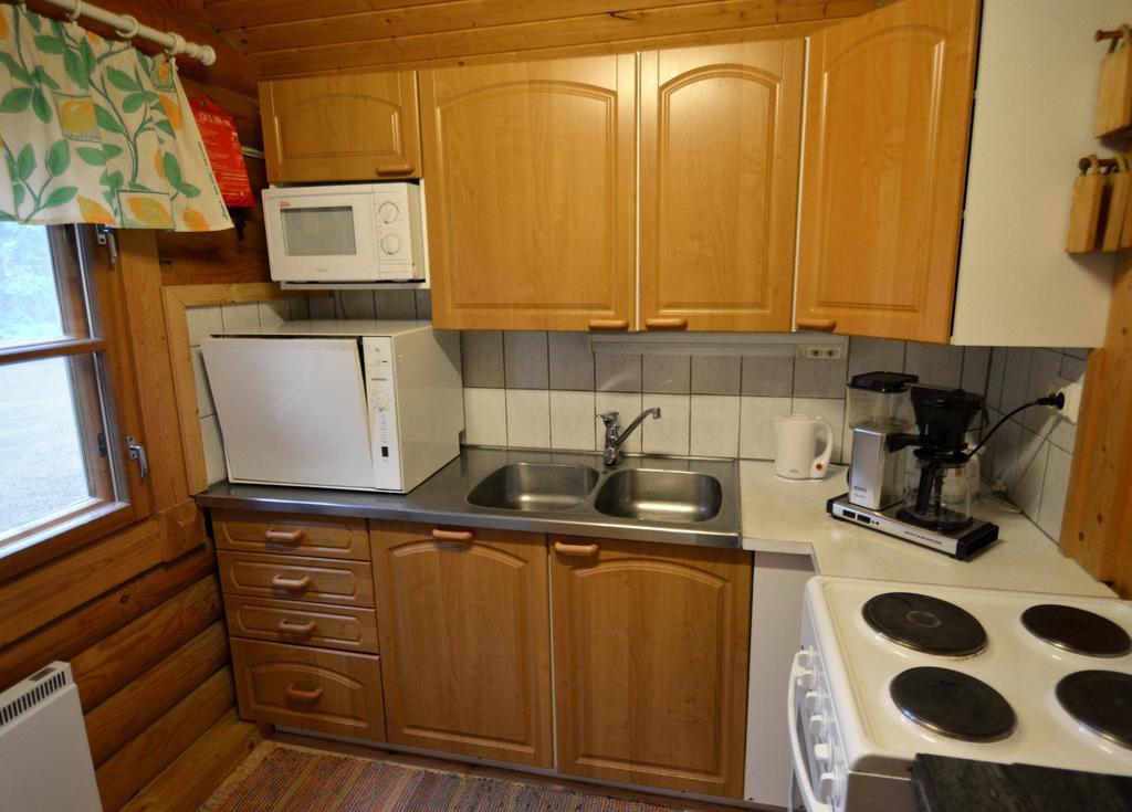 Lomapesä Cottages Pertunmaa Chambre photo